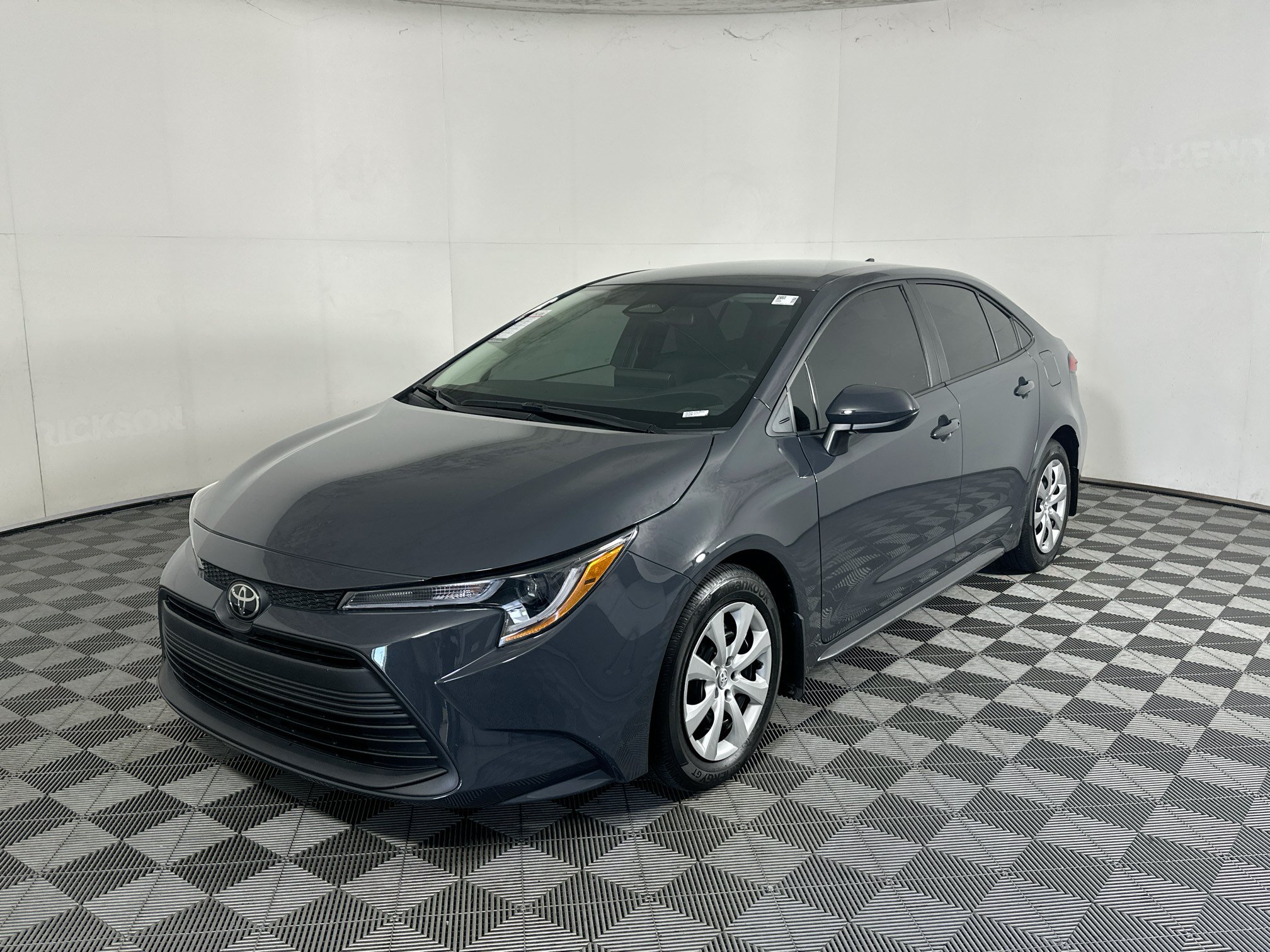 Used 2025 Toyota Corolla LE FWD image 7