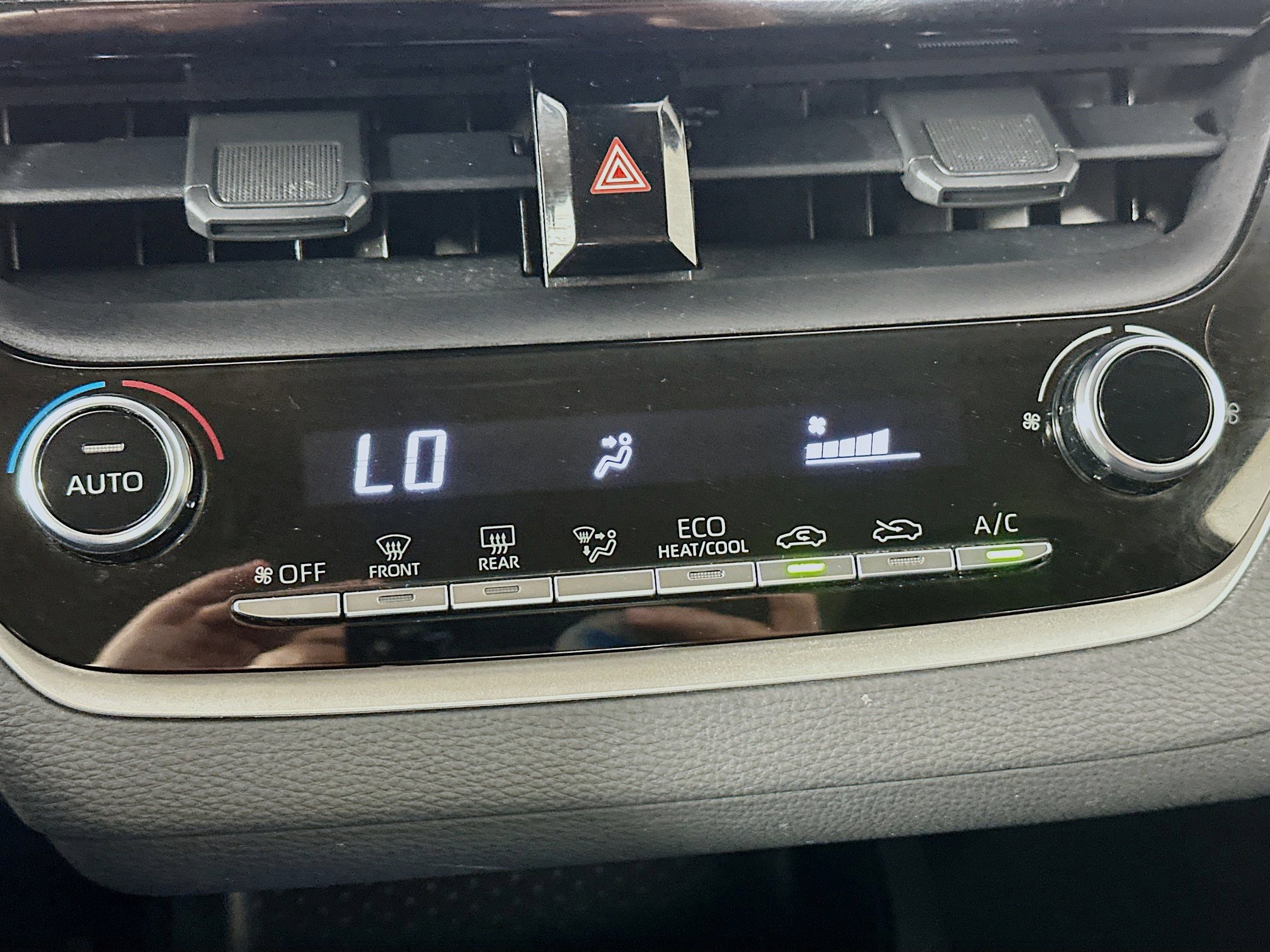 Used 2022 Toyota Corolla LE FWD image 22