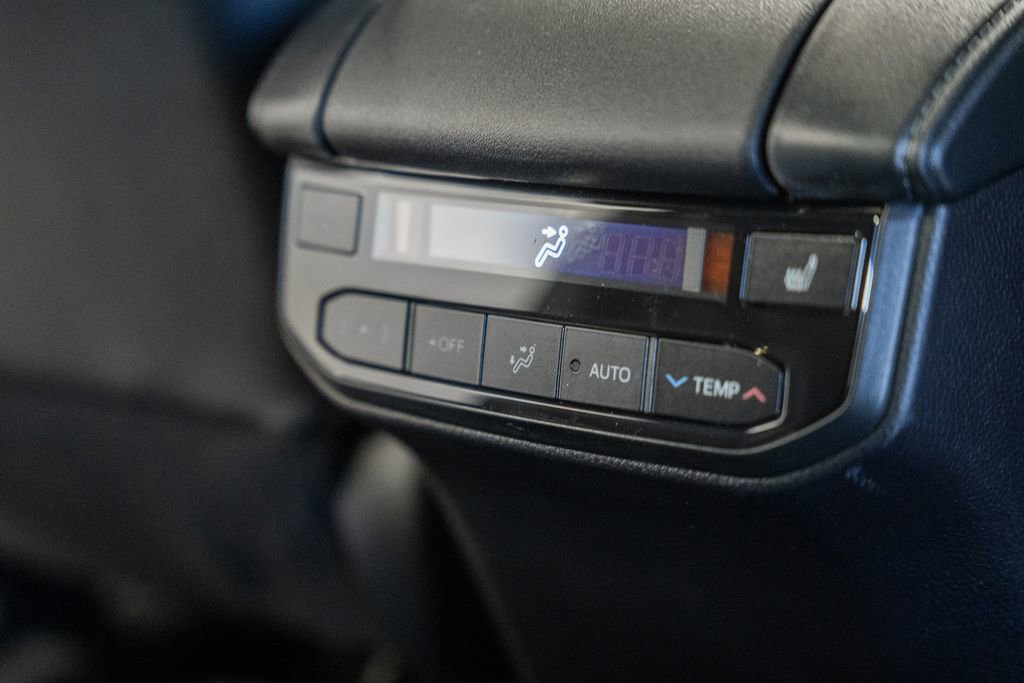 New 2026 Toyota Highlander Platinum image 36