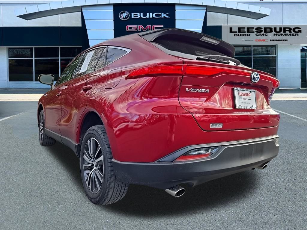 Used 2021 Toyota Venza LE image 5