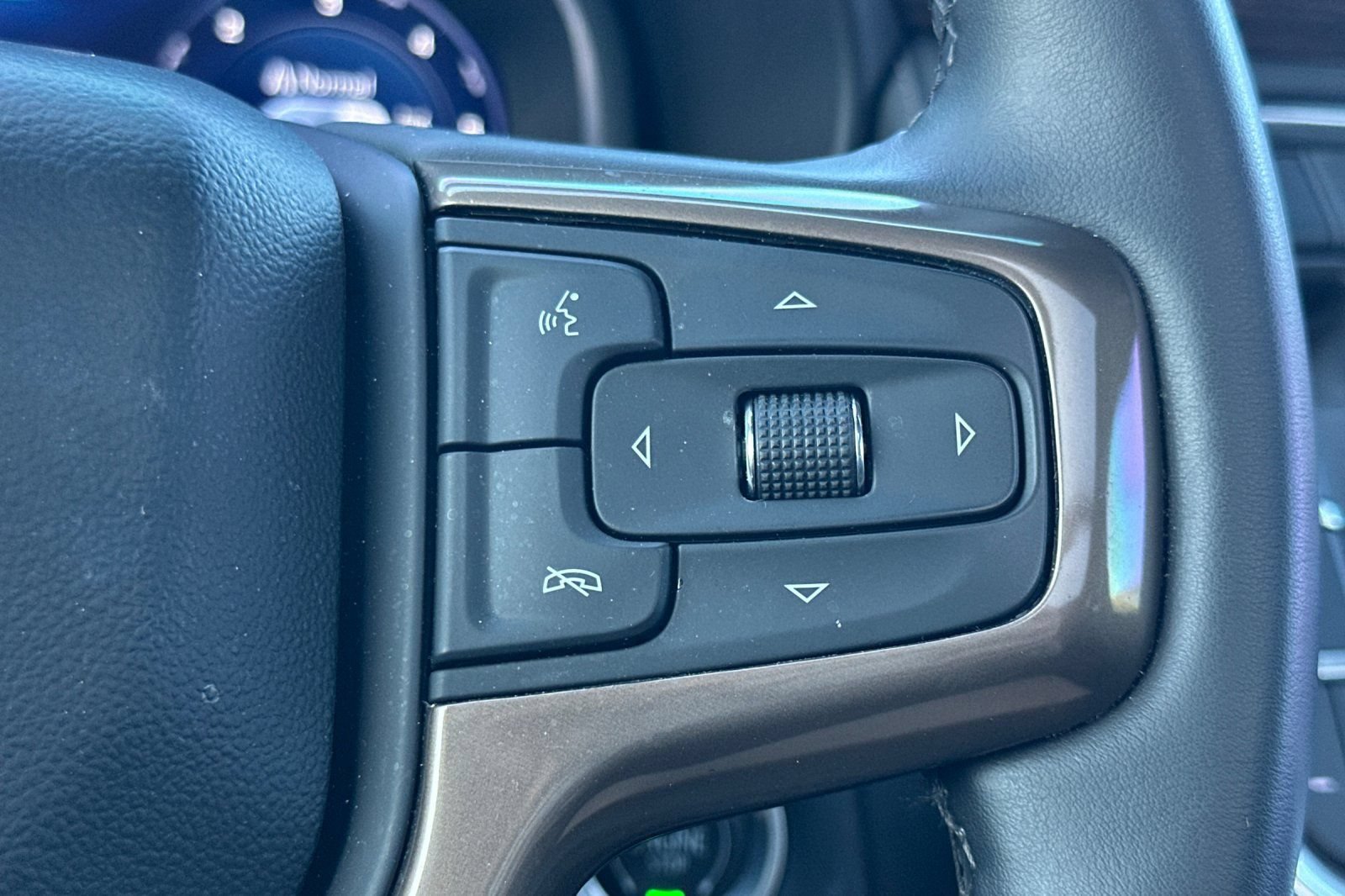 Used 2023 Chevrolet Suburban High Country AWD/4WD image 37