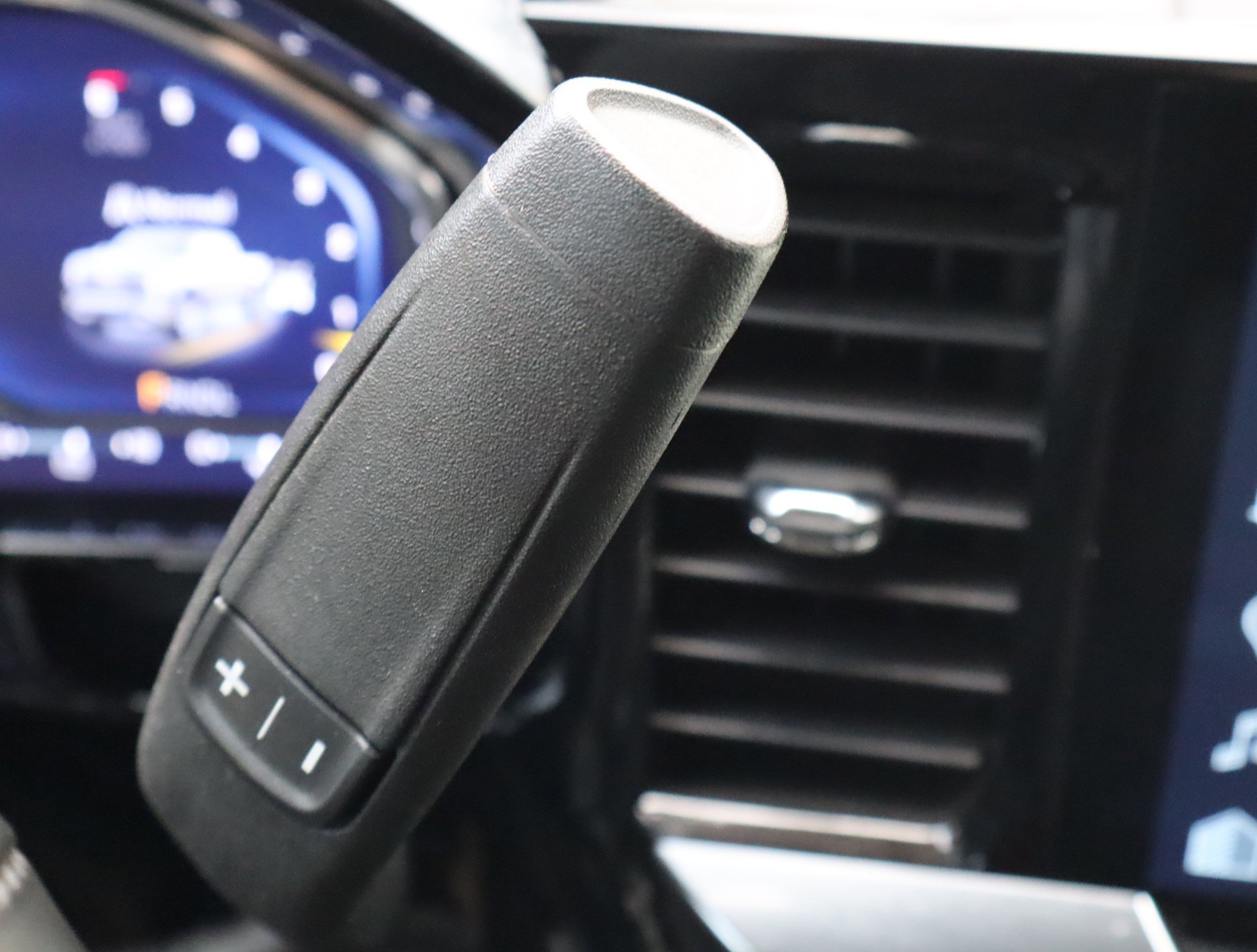 Certified 2025 Chevrolet Silverado 1500 LT image 33