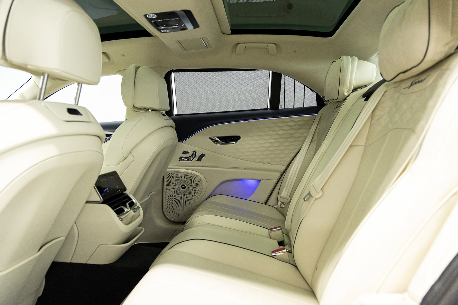 Certified 2025 Bentley Flying Spur Plug-In Hybrid AWD/4WD image 42