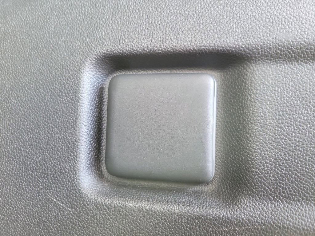 Used 2024 Chevrolet Suburban LT AWD/4WD image 8