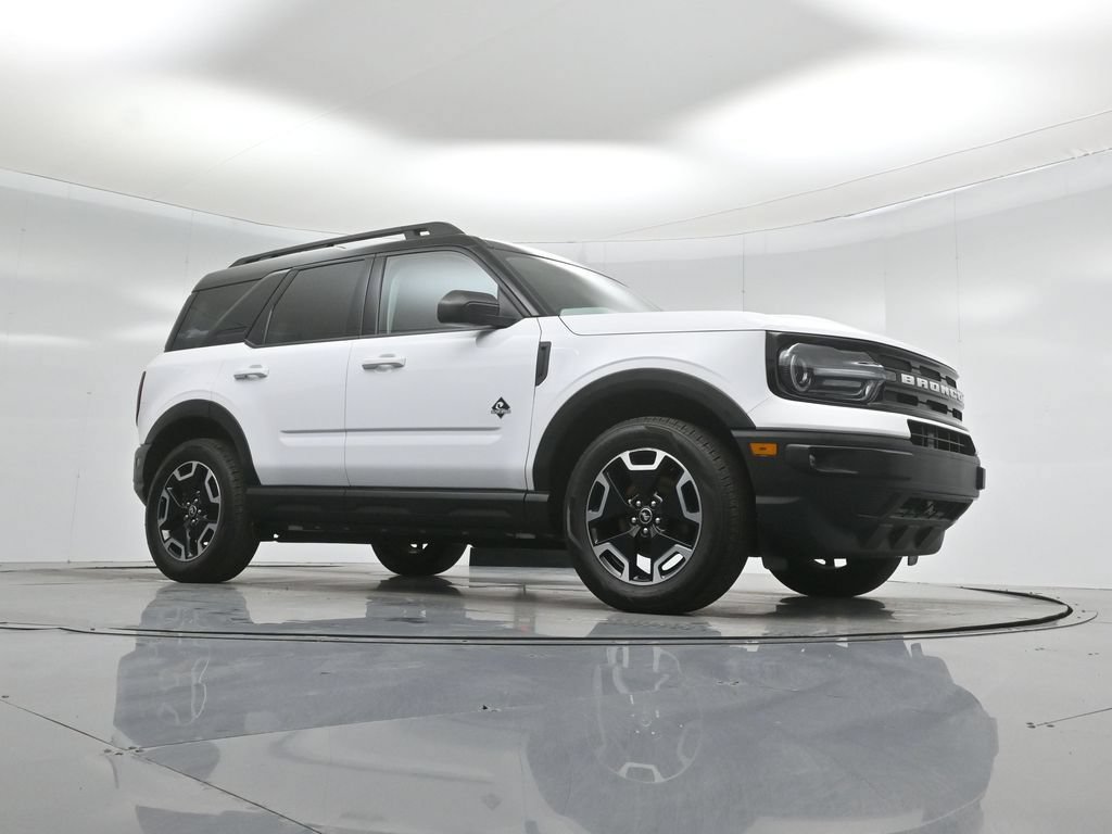Certified 2022 Ford Bronco Sport Outer Banks w/ Tech Package AWD/4WD image 4