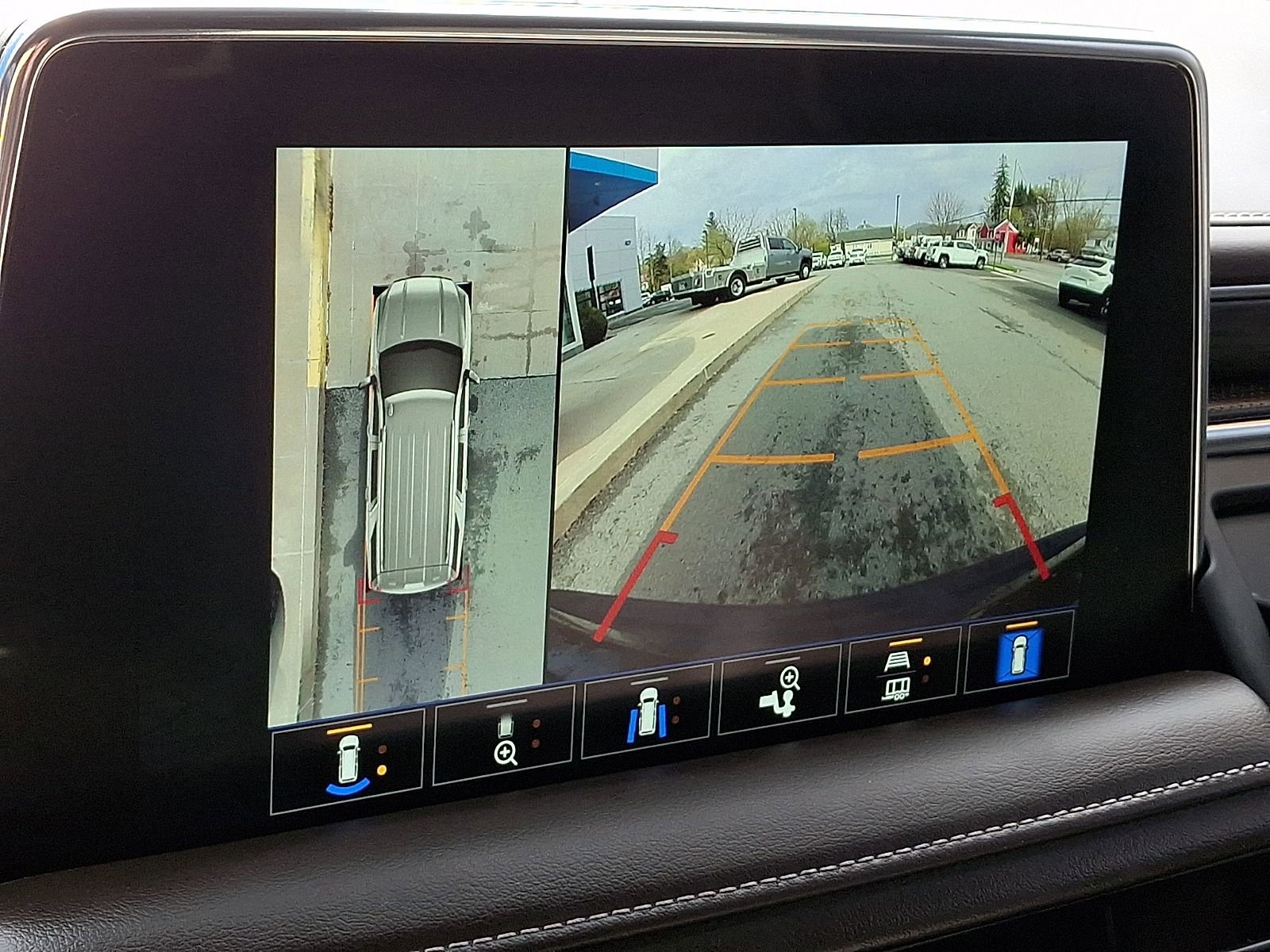 Used 2022 GMC Yukon SLT w/ SLT Luxury Package AWD/4WD image 19