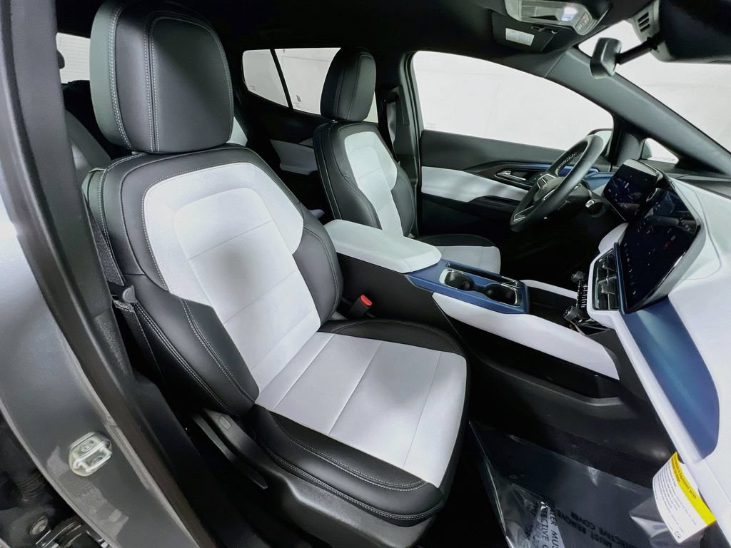 New 2026 Chevrolet Equinox EV LT FWD image 28