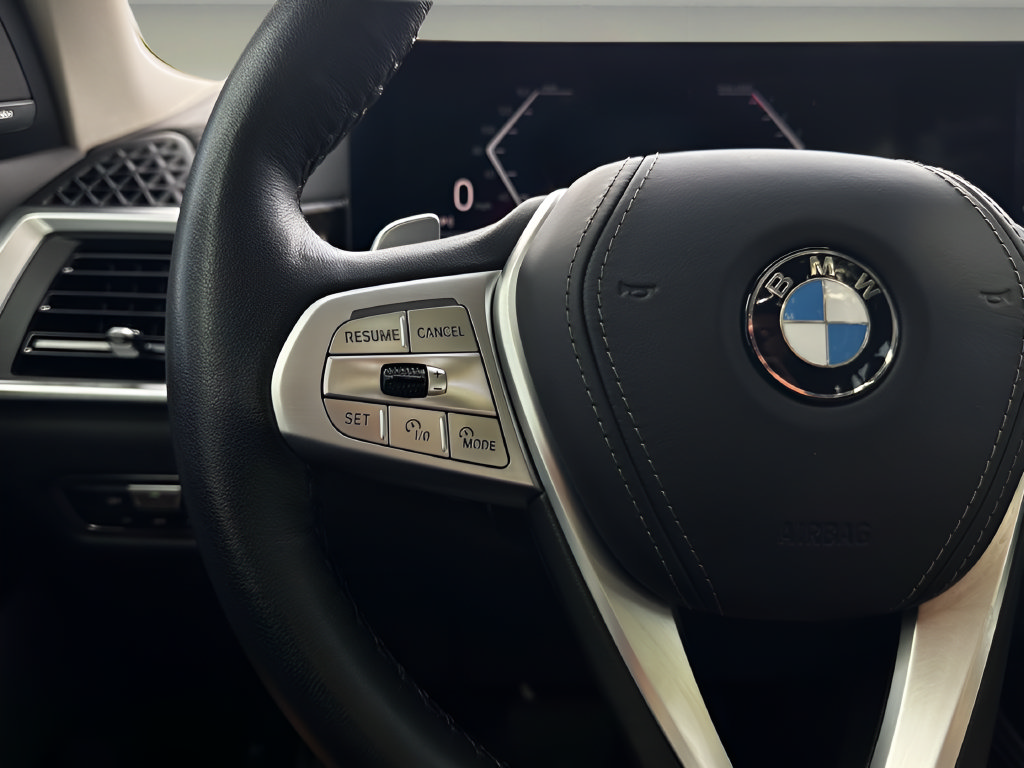 Used 2023 BMW X7 xDrive40i w/ Premium Package AWD/4WD image 13