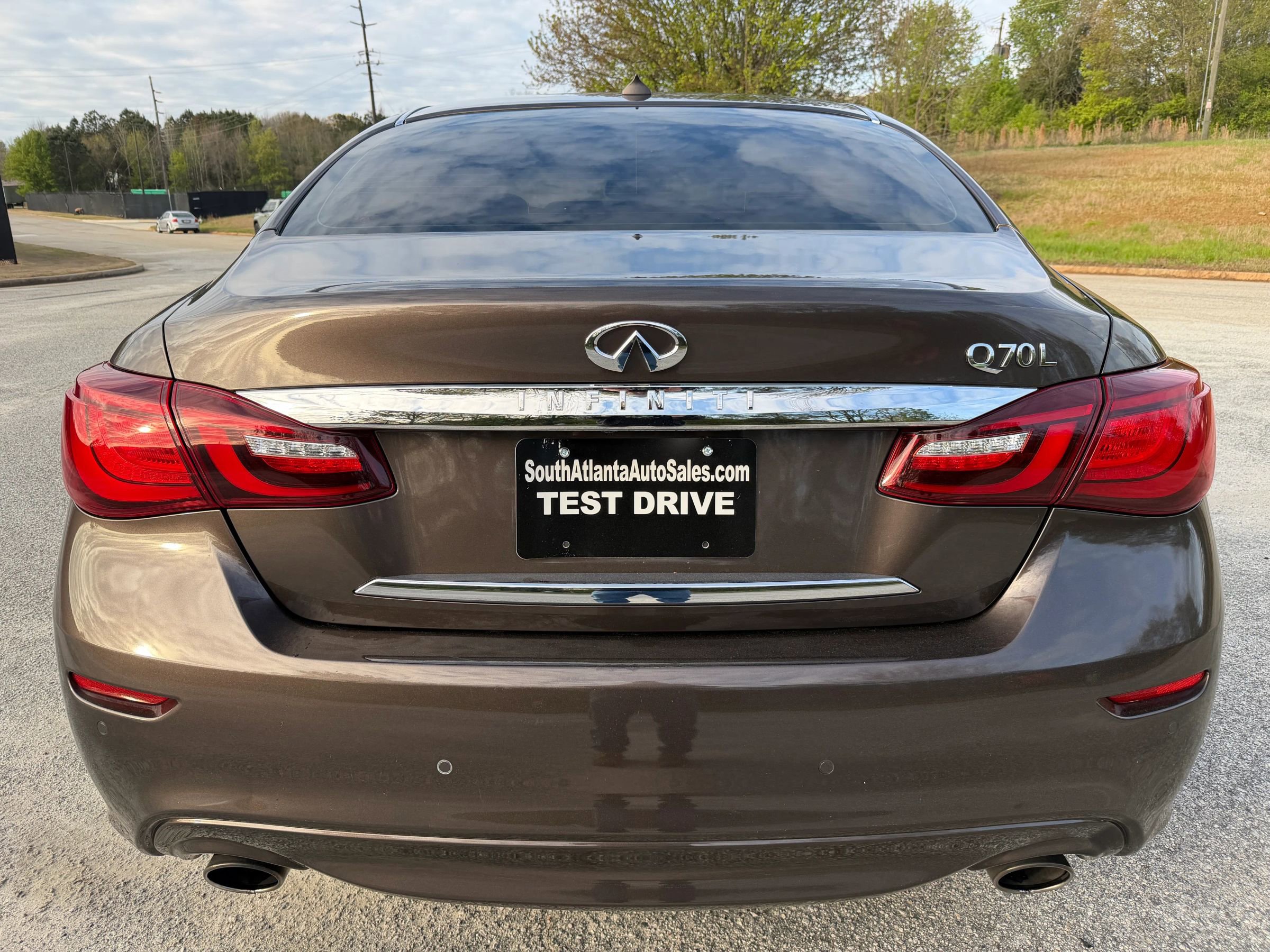 Used 2016 INFINITI Q70 L 3.7 image 4