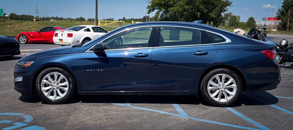 Used 2019 Chevrolet Malibu Hybrid w/ Leather Package FWD image 18