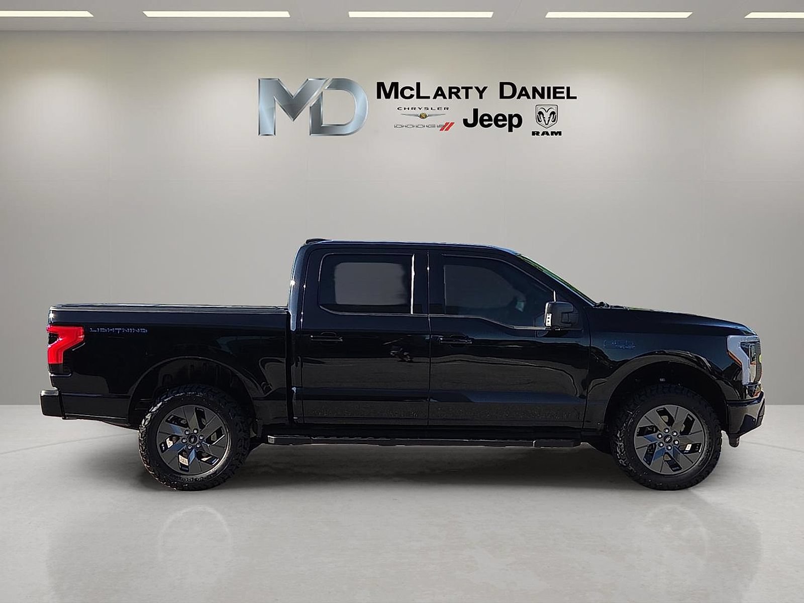 Used 2024 Ford F150 Lightning Flash w/ Max Trailer Tow Package AWD/4WD image 6