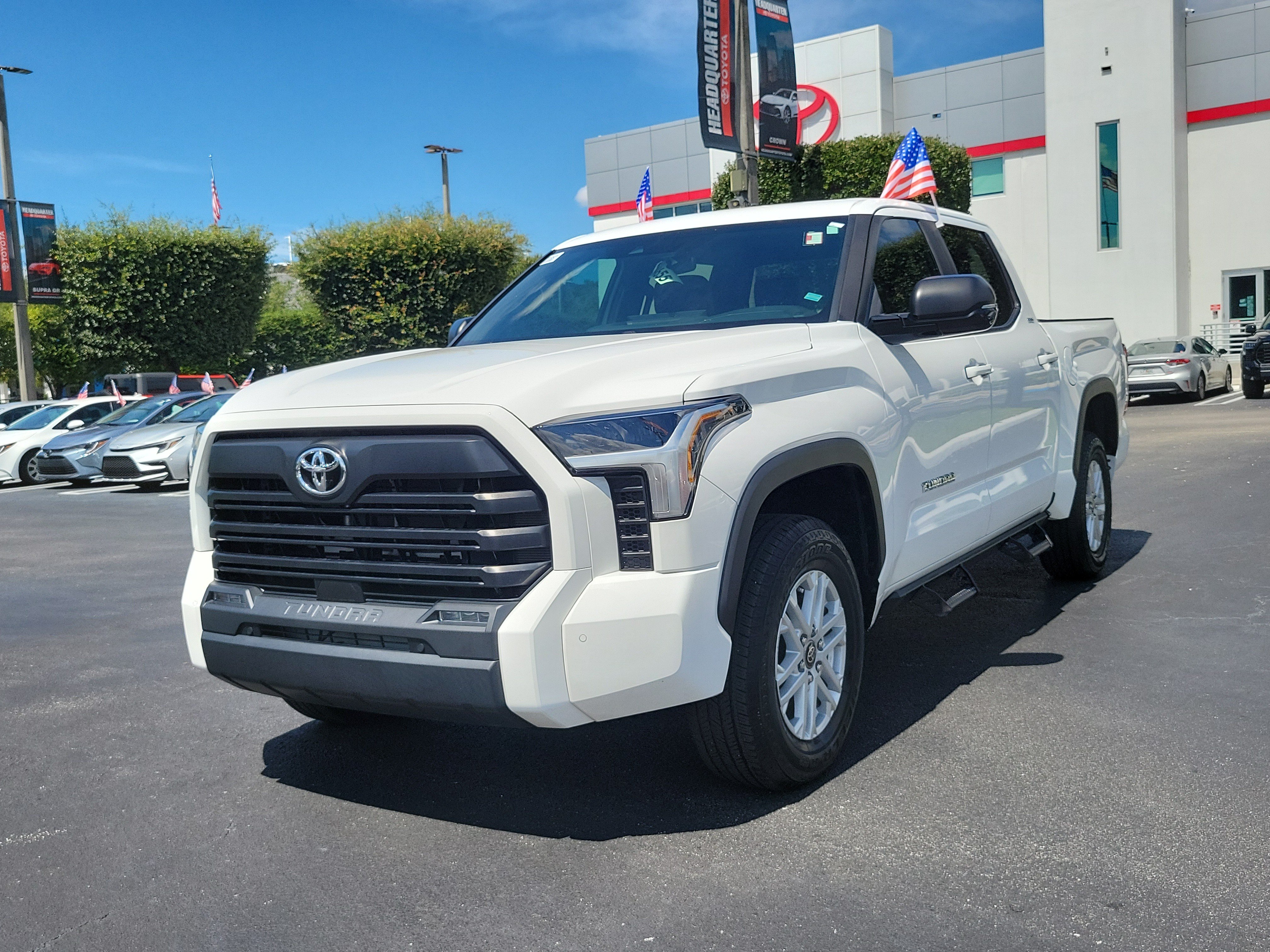 Used 2025 Toyota Tundra SR5 w/ SR5 Premium Package AWD/4WD image 6