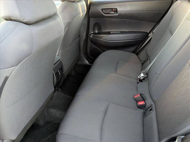 Used 2025 Toyota Corolla Cross LE image 17