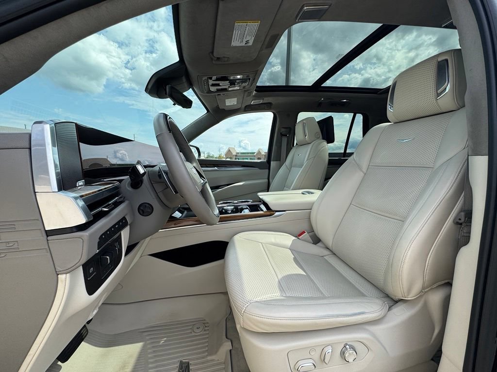 Certified 2025 Cadillac Escalade Sport Platinum w/ LPO, ONYX Package AWD/4WD image 27