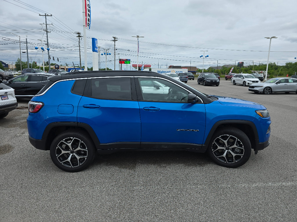Used 2025 Jeep Compass Limited AWD/4WD image 7