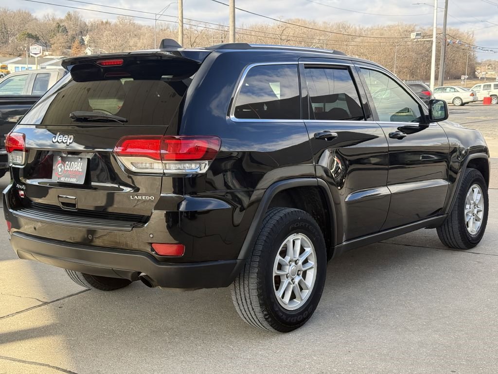 Used 2020 Jeep Grand Cherokee Laredo image 7