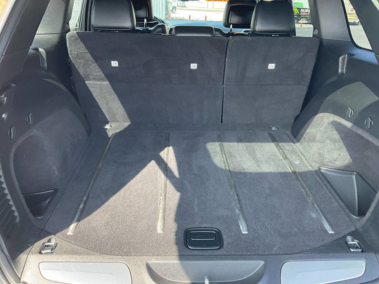 Used 2015 Jeep Grand Cherokee Limited image 16