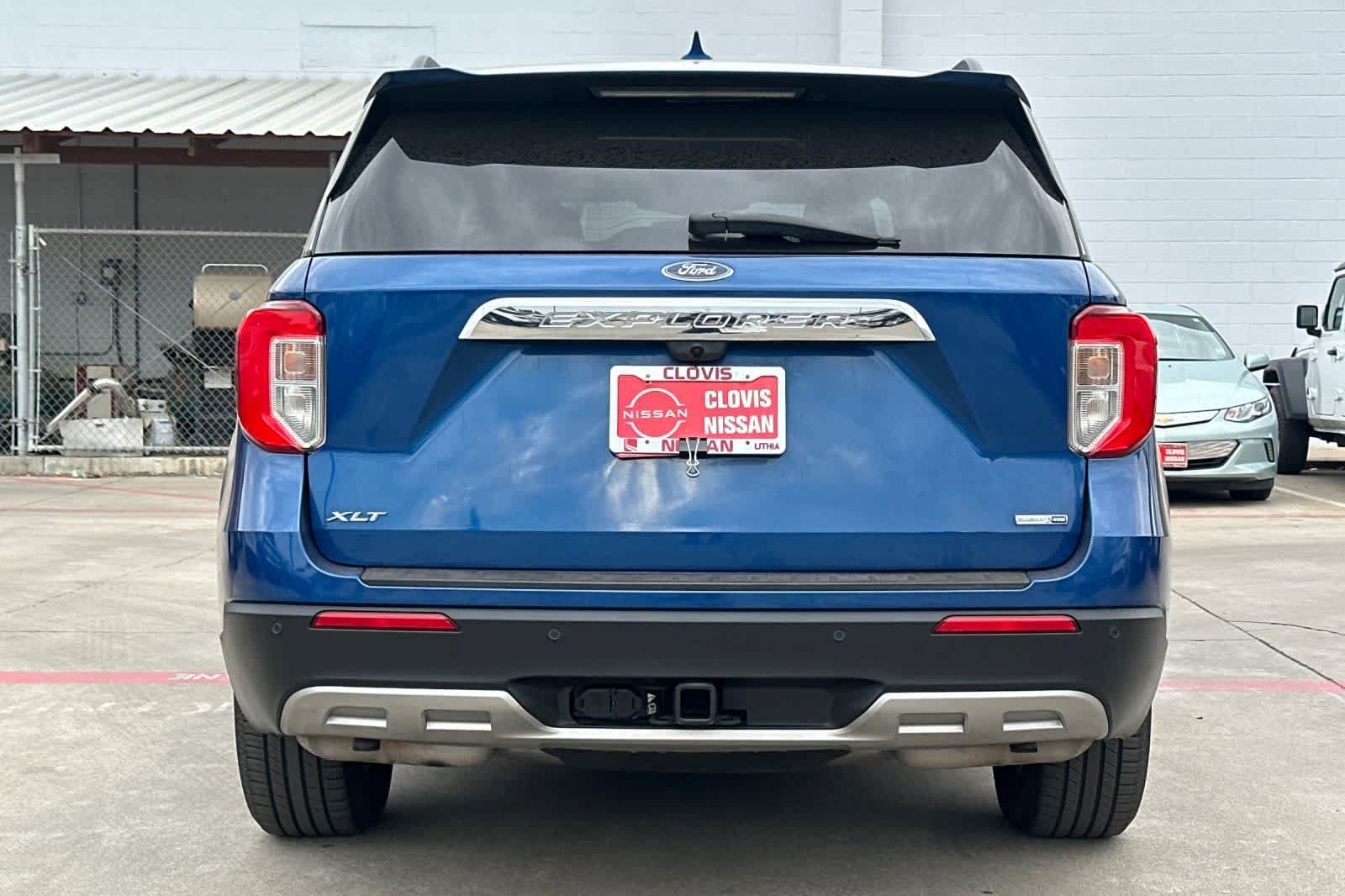 Used 2020 Ford Explorer XLT w/ Equipment Group 202A AWD/4WD image 8