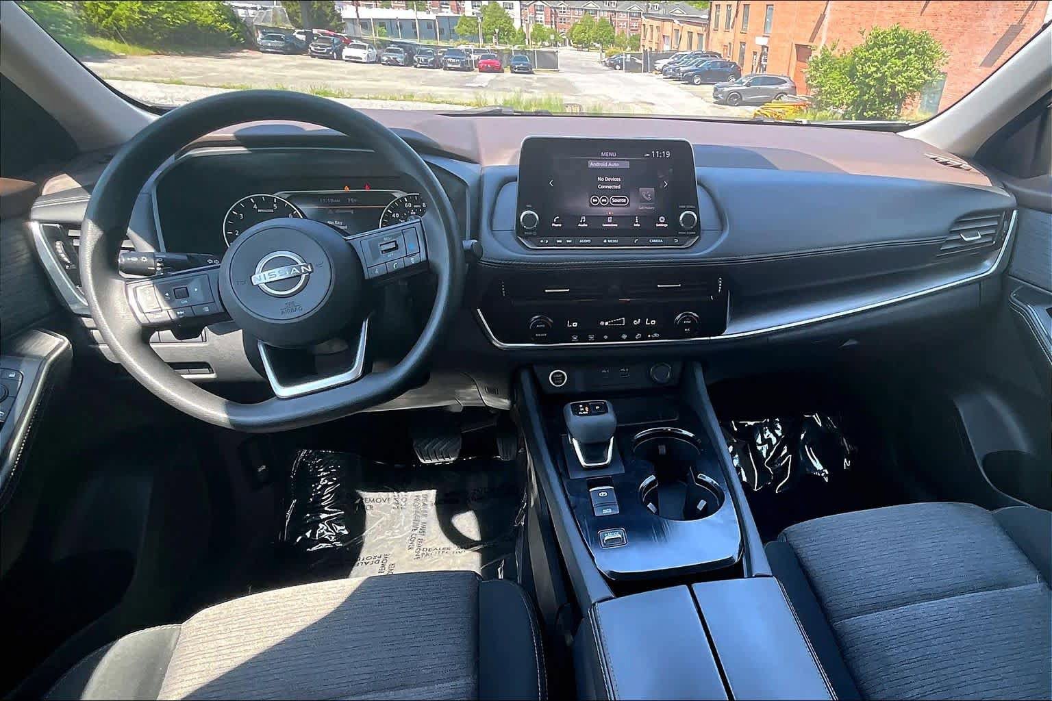 Used 2022 Nissan Rogue SV FWD image 16