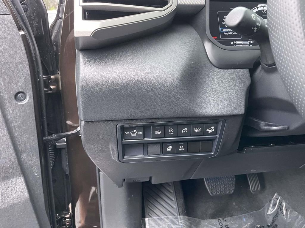 Used 2024 Toyota Tundra Limited image 32