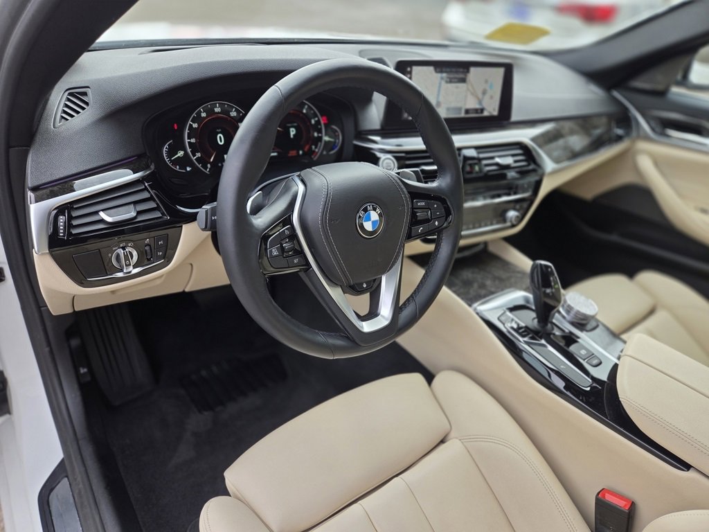 Used 2019 BMW 530i xDrive w/ Convenience Package image 13