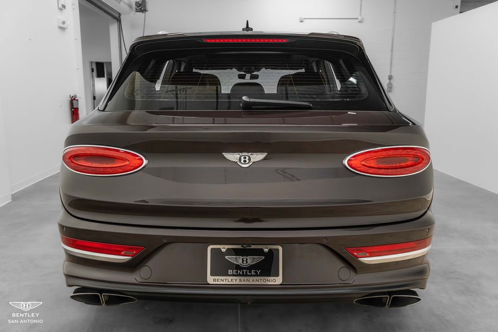Used 2021 Bentley Bentayga AWD/4WD image 15