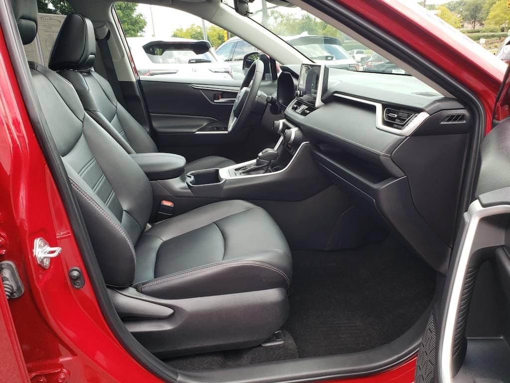 Used 2025 Toyota RAV4 XLE Premium w/ Weather Package AWD/4WD image 23