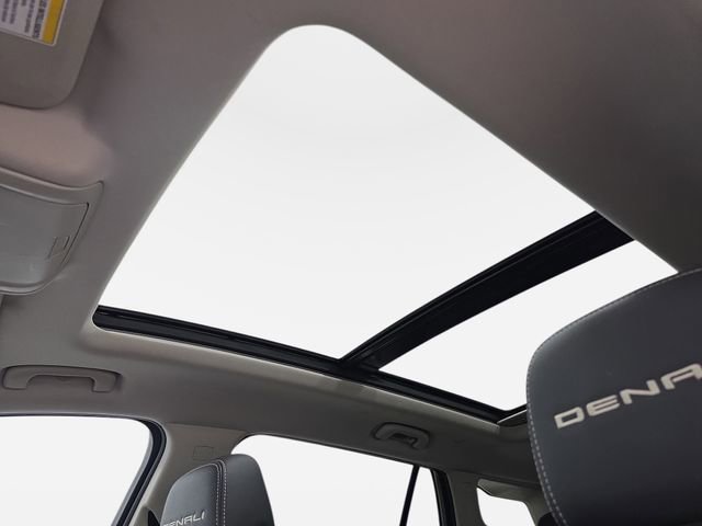 Used 2024 GMC Terrain Denali w/ Denali Premium Package image 30