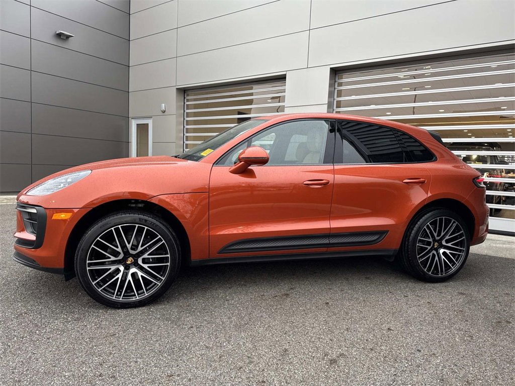 Used 2024 Porsche Macan image 3