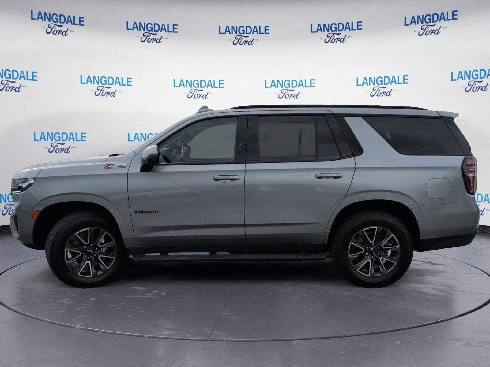 Used 2023 Chevrolet Tahoe Z71 w/ Z71 Off-Road Package AWD/4WD image 10