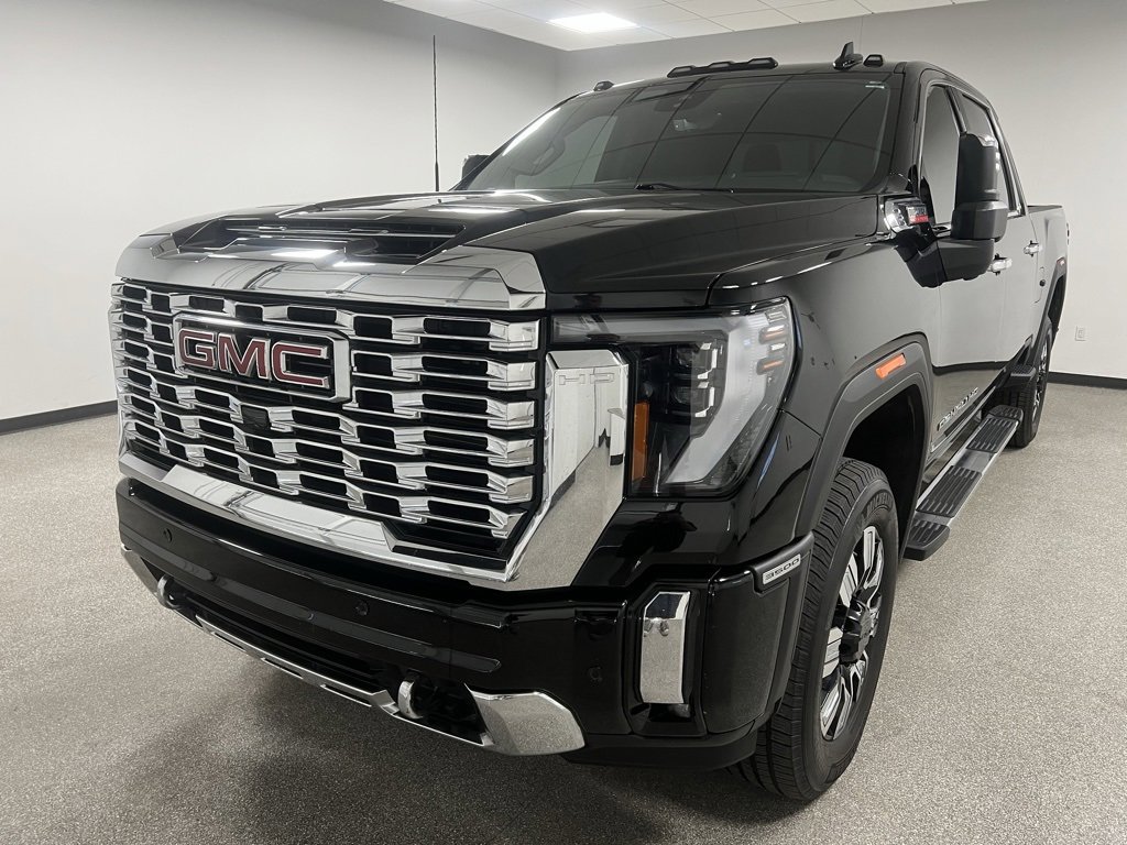 Used 2024 GMC Sierra 3500 Denali w/ Denali Reserve Package image 5