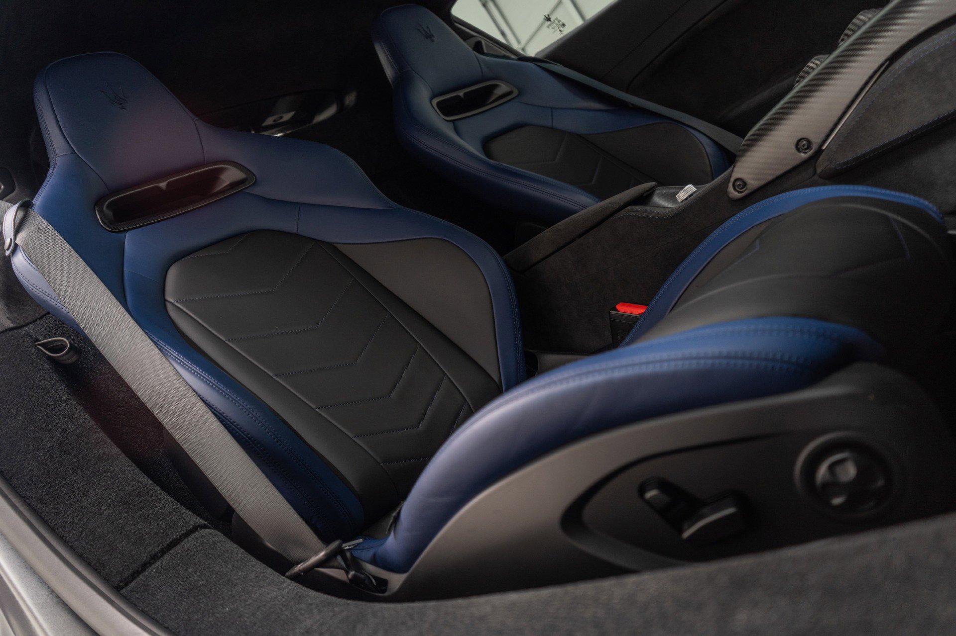 Used 2022 Maserati MC20 Coupe image 24