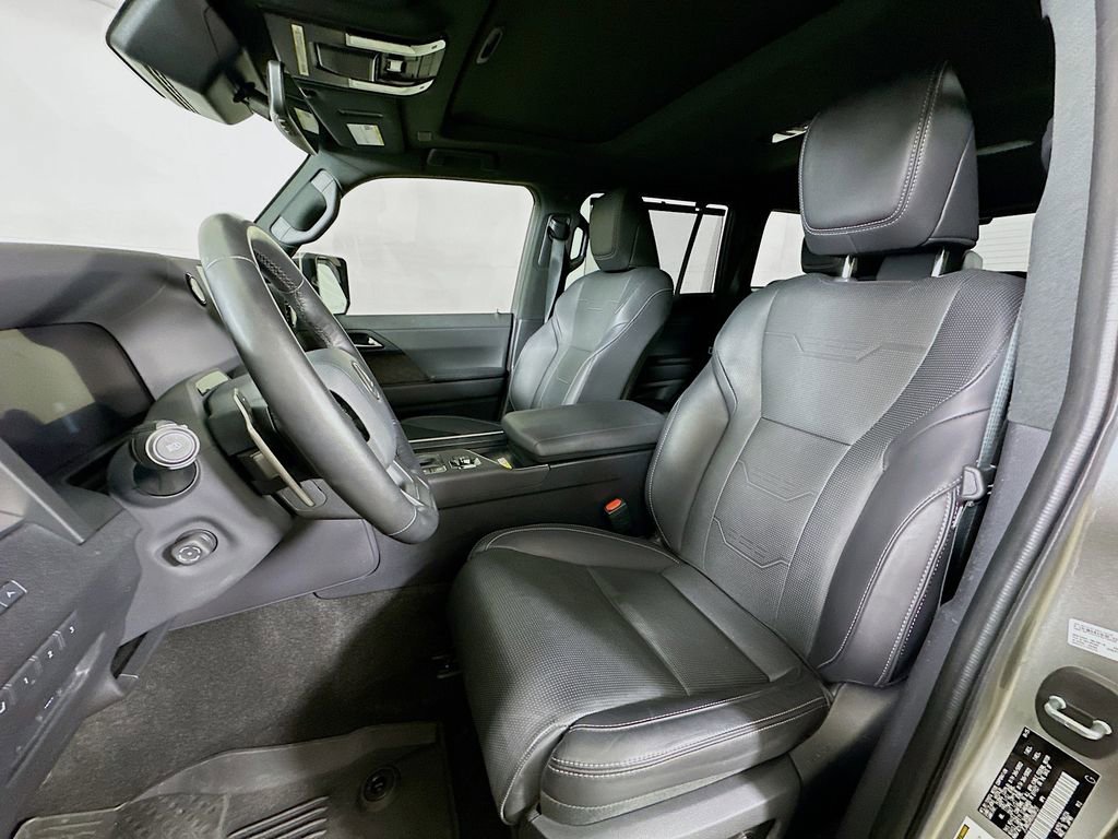 Used 2025 Lexus GX 550 w/ Accessory Package (Z1) image 14