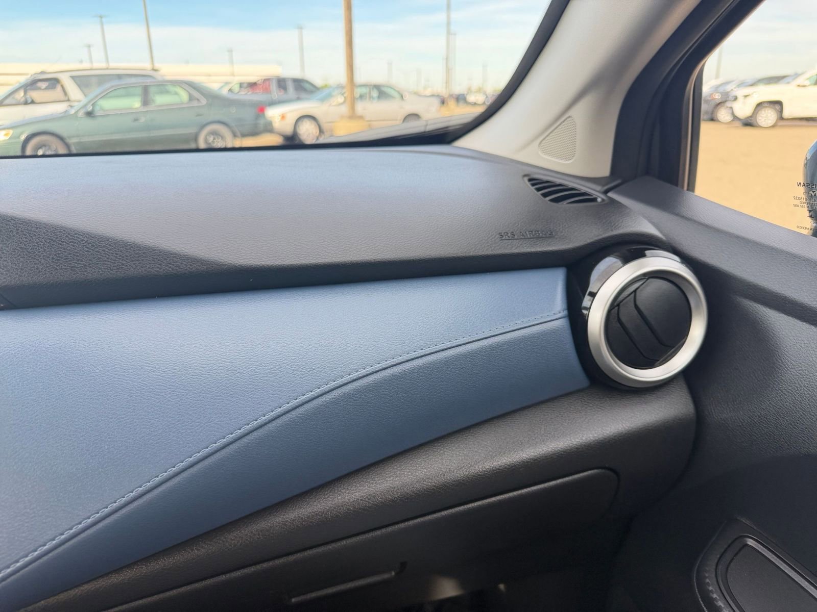 Used 2025 Nissan Versa SV FWD image 35