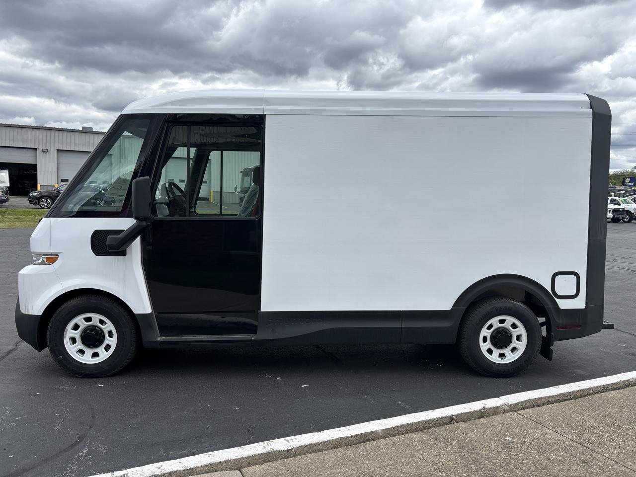 Used 2024 Chevrolet Brightdrop 400 w/ Commercial Equipment Package AWD/4WD image 6