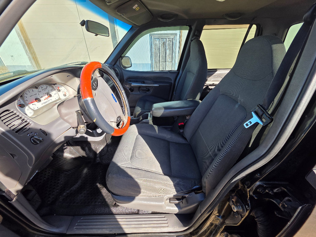 Used 2001 Ford Explorer Sport Trac 4x4 image 8