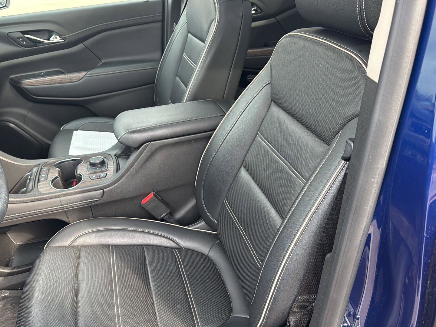 Used 2023 GMC Acadia Denali w/ Denali Ultimate Package image 13