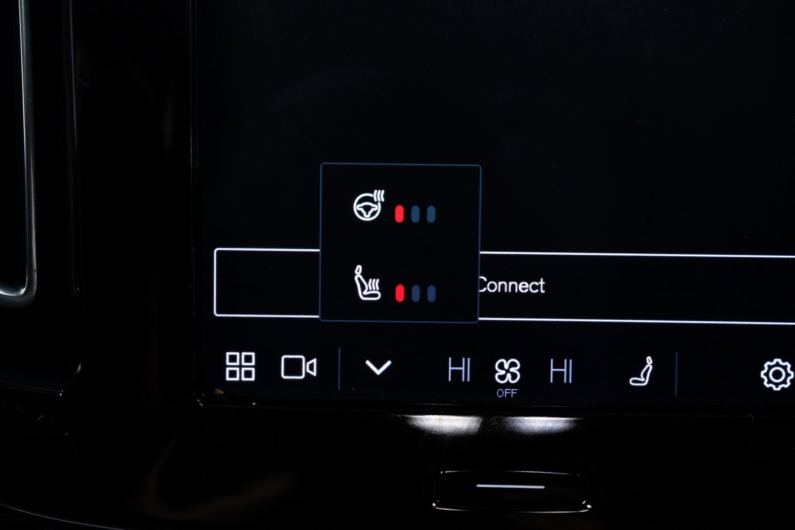 Used 2023 Volvo C40 P8 Recharge Plus w/ Climate Package image 14