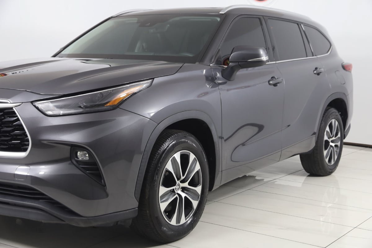 Used 2022 Toyota Highlander XLE FWD image 53