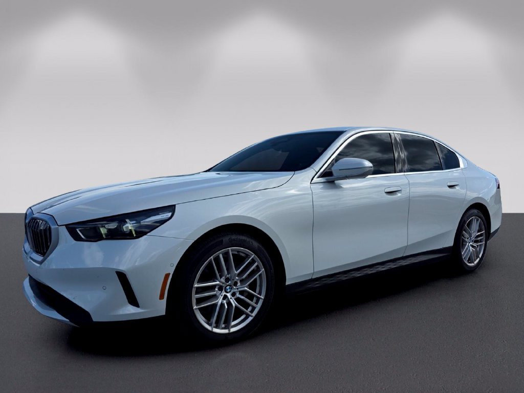 Certified 2025 BMW 530i RWD image 8