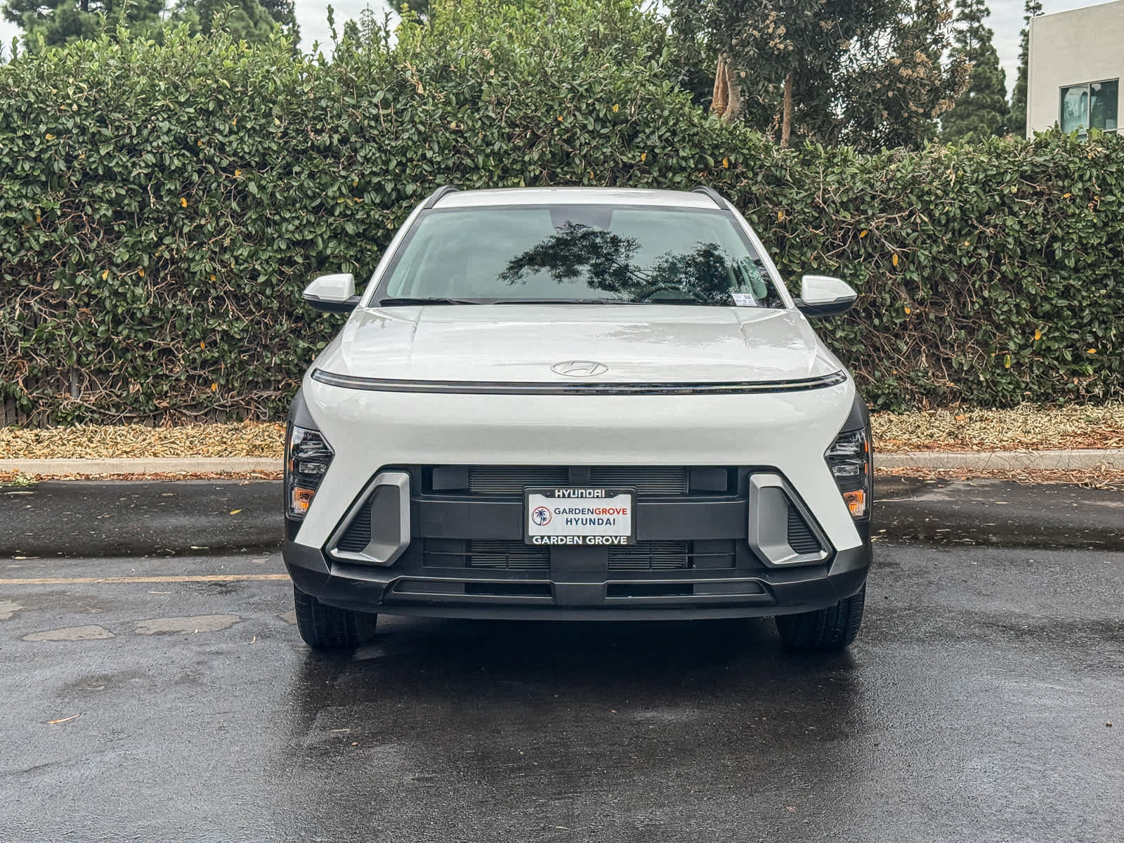Used 2025 Hyundai Kona SEL AWD/4WD image 2
