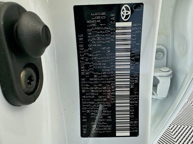 Certified 2025 Toyota Corolla LE image 30