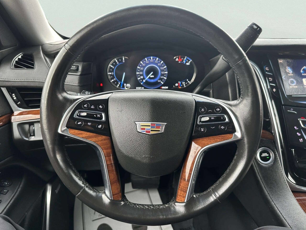 Used 2016 Cadillac Escalade ESV Luxury AWD/4WD image 28
