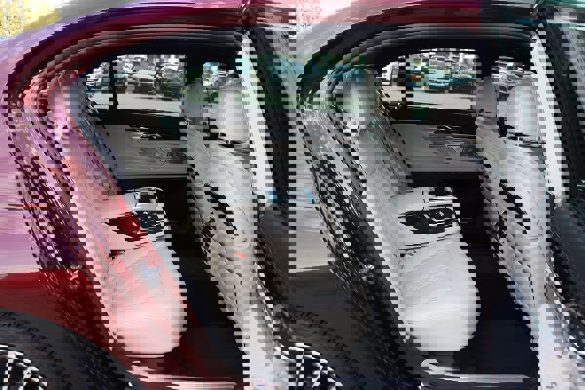 Used 2019 BMW 750i xDrive w/ Luxury Rear Seating Package image 50