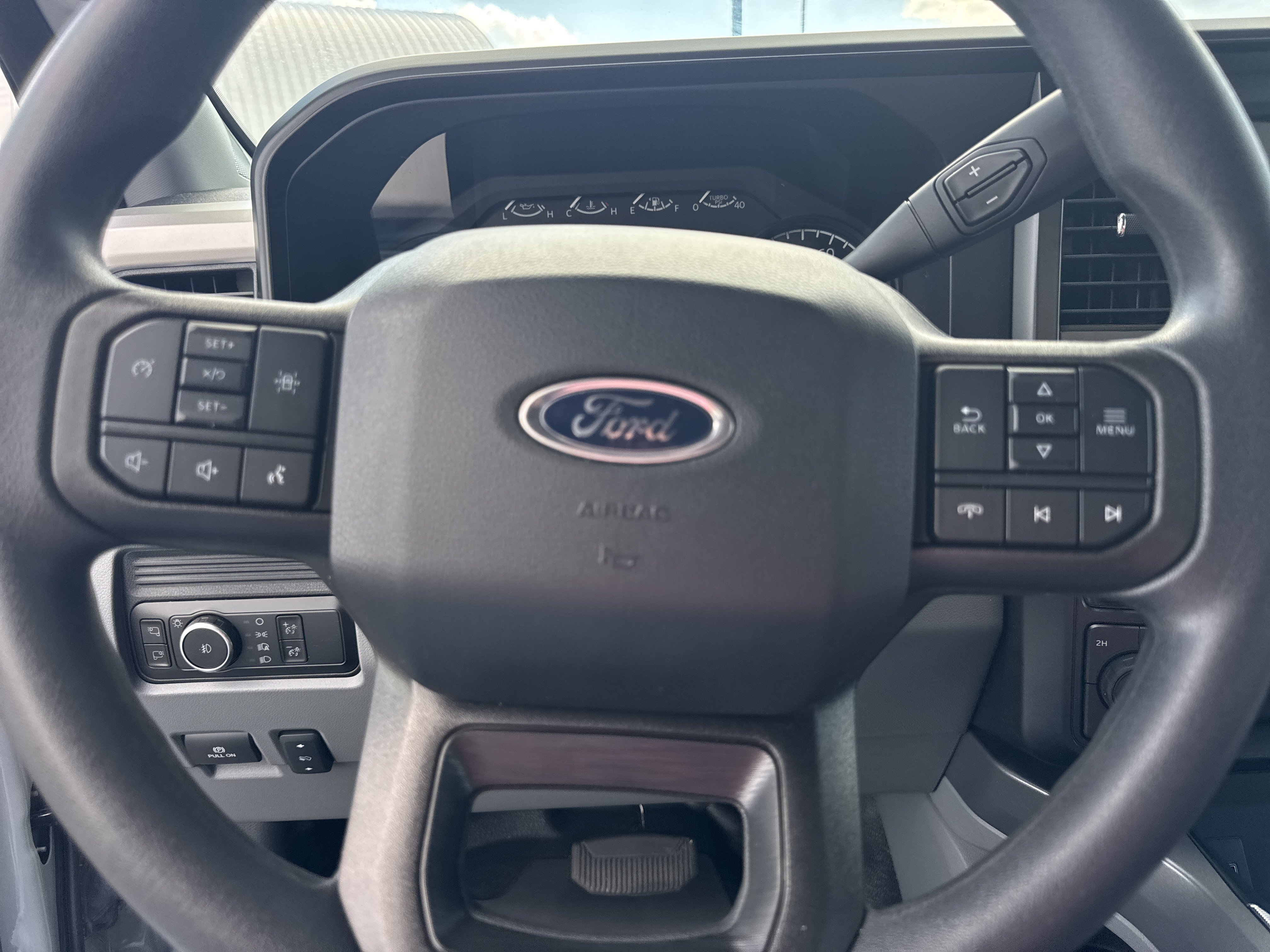 Used 2025 Ford F450 XLT w/ XLT Value Package AWD/4WD image 28