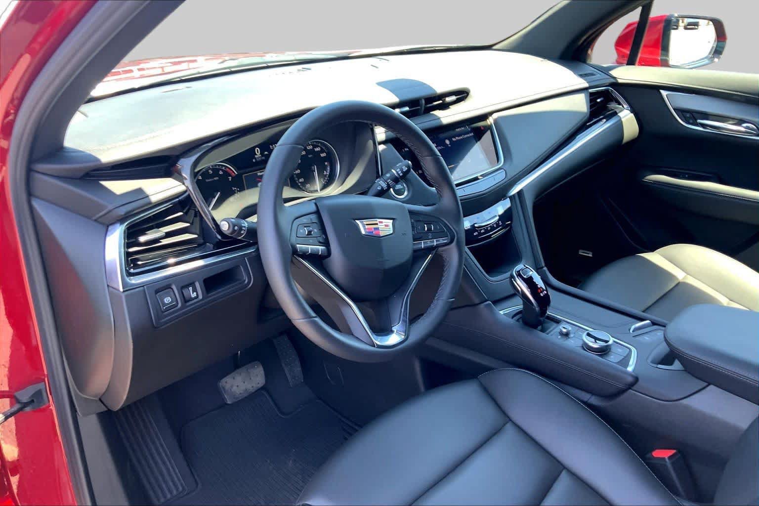 Used 2025 Cadillac XT6 Luxury FWD image 18