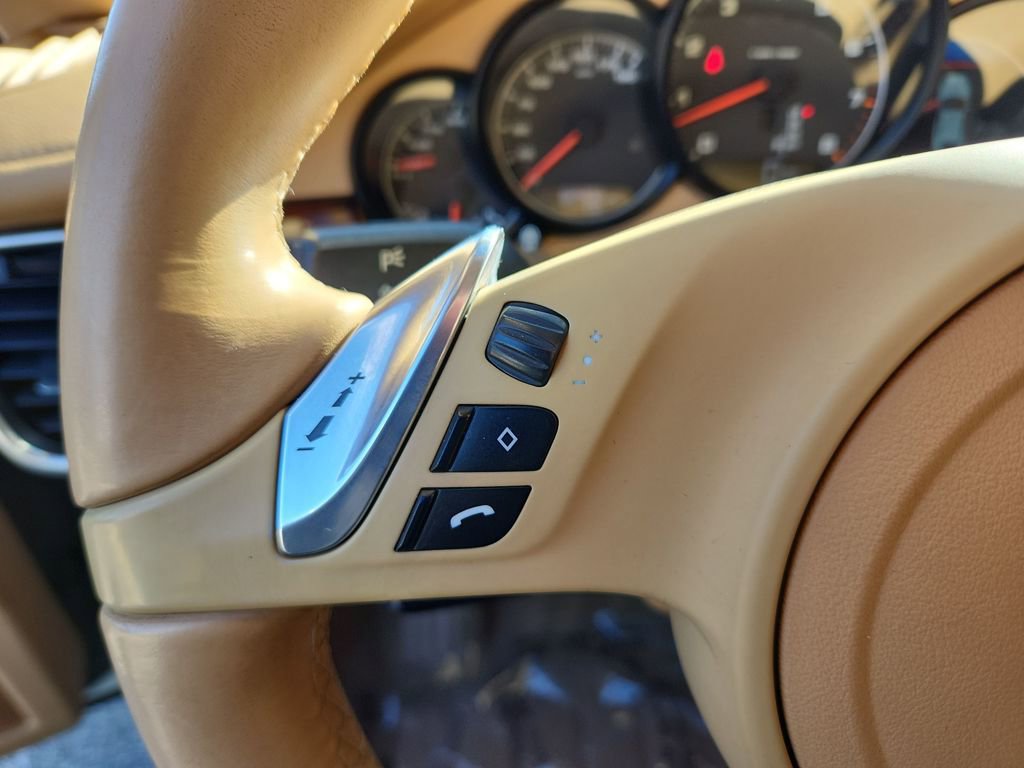 Used 2013 Porsche Panamera 4 Platinum Edition image 19