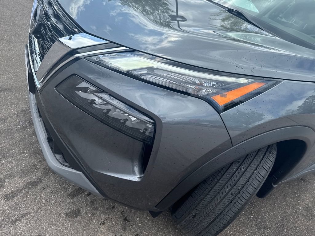 Used 2023 Nissan Rogue S image 34