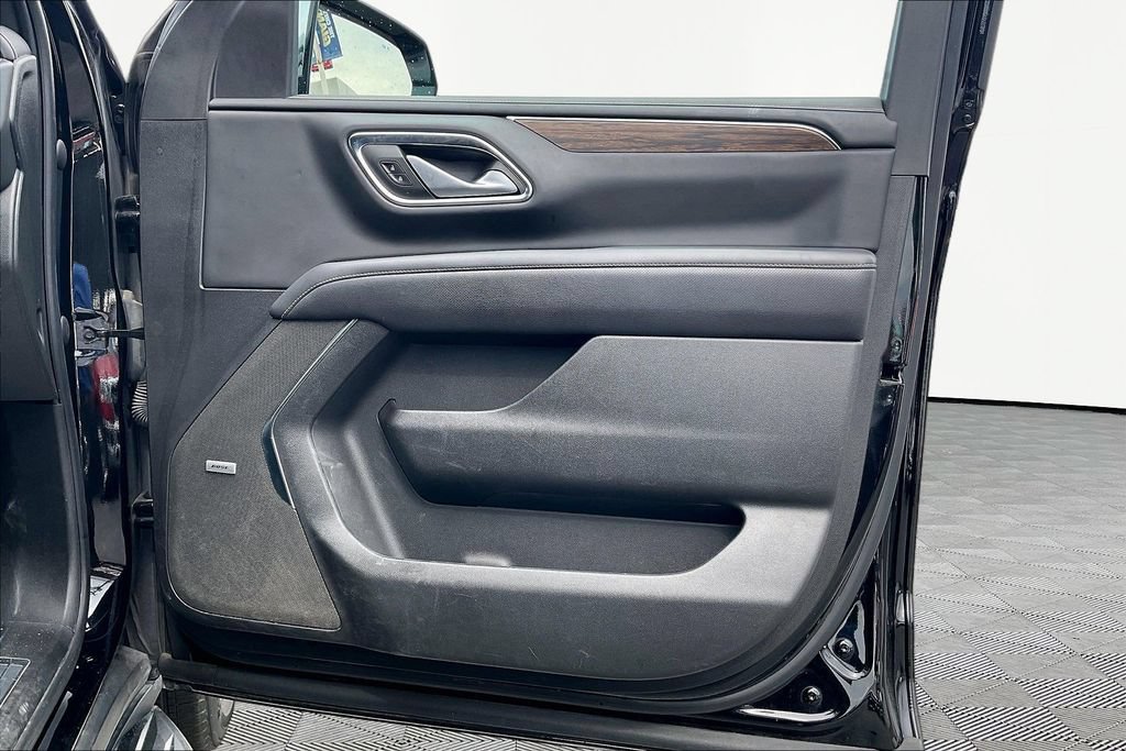 Used 2022 Chevrolet Suburban Premier AWD/4WD image 31