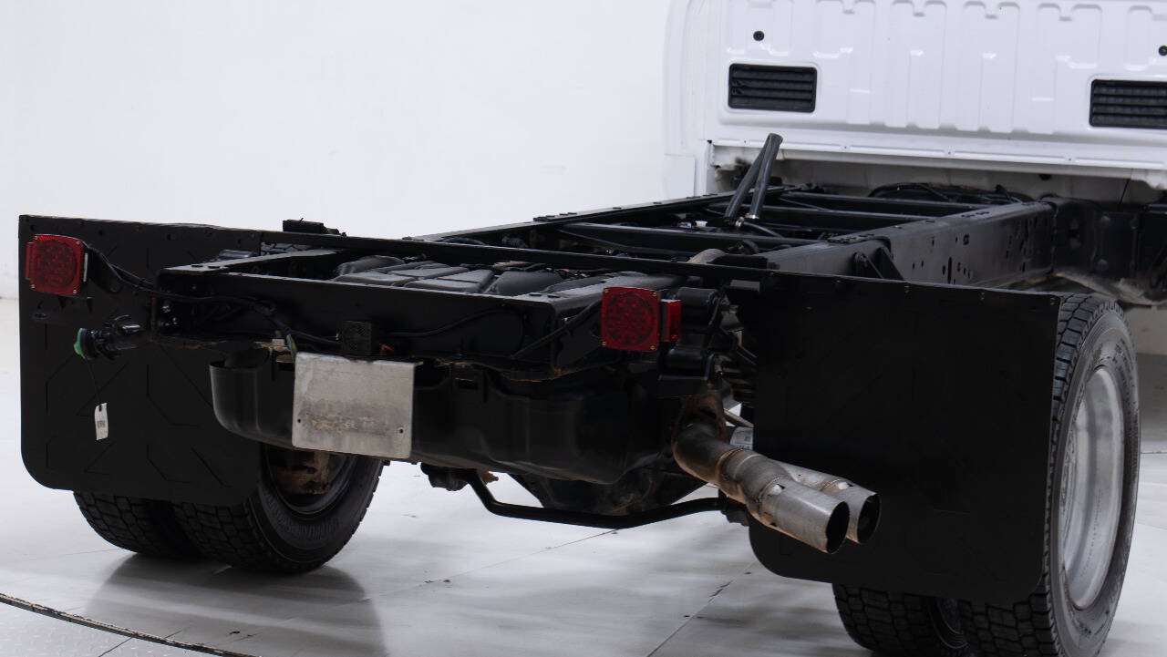 Used 2018 Ford F550 4x4 Regular Cab Super Duty image 15